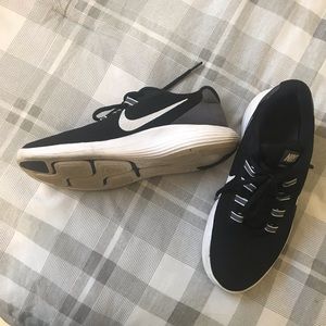 Nike LunarConverge Tennis Shoe